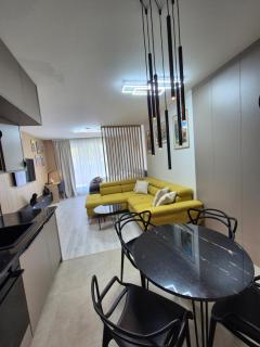 Alfa Apartment with private garden and free garage parking - Košice - 9