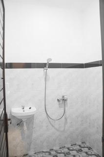 RR -2 Syariah Hotel SLG - - 6