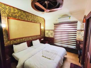 Elegant Boathouse - Alleppey - 6