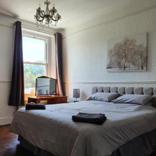 Country Manor House - 1