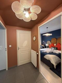 Retro-chic elegance with terrace near tramway - Saint-Priest - 1