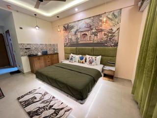 The Rajwada Palace Omaxe Hazratganj with Kitchen - Lucknow - 7