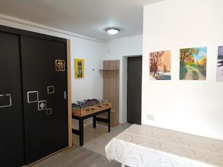 Modern Studio near Metro with Free Wi-Fi, Gym & Stores nearby - 9