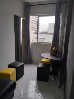 Apto em prédio frente a praia, 1 quarto, com garagem coberta, local privilegiado - Praia Grande - 1