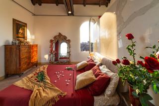 Tower of Lovers - Ancient Altana - Bolonia - 1