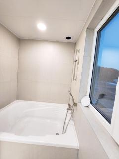 Ain Castle Cottage Private Use Additional Person Fee X - - 4