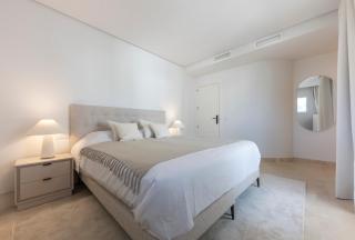 Elegant Duplex Penthouse with Sea and Mountain Views - Marbella - 9