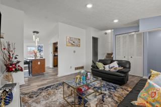 Cosy house, home away from home - Grove City - 2