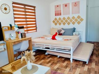 Olango Island Affordable Guest House - King size bed, Hot shower, Netflix - Lapu Lapu City - 1