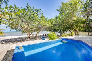 3-Story Beachfront Villa Sleeps 7, Private Pool - 6