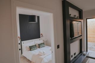 Stylish Ground Floor Apartment - 1