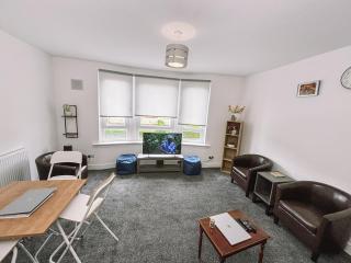 Itohan 3-bed Cottage Flat - 8