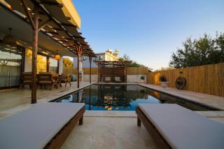 Comfortable 3-bedroom Villa with Pool and Garden - Kaş - 2