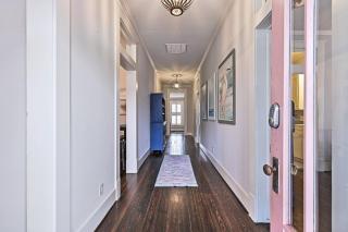 Central Galveston Home in Historic Area - 8