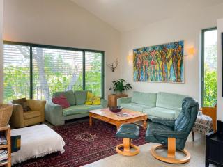 Spacious 4BR Villa with Magical Garden & Pool - Herzelia - 0