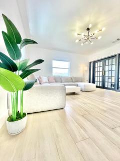 CasaMia Only 10 min to Wynwood with New Pool, Bikes, Parking and Privacy - Miami - 8