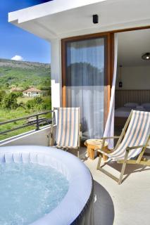 Tiny House with Hot Tub & View - 8
