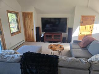 Moose Manor - Golden - 1