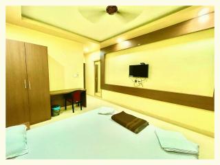 A PREMIUM HOTEL GRAND # RESORT Near Sea Beach and Temple - Fully Air Conditioned Room-Hygiene And Spacious Room - Free Wi-Fi - A Top Rated Hotel - Puri - 4