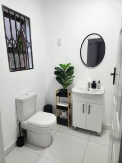 8 On Dianne Guesthouse - 2