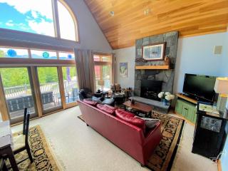 RE53 Beautiful Bretton Woods slopeside home amazing views AC Hot Tub Pool Table - 3