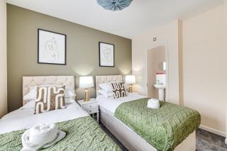 Stylish Apartment - 4 minutes to Town Centre - Private Parking, Self-Check-In, Fast Wifi and Smart TV by Yoko Property - Aylesbury - 7