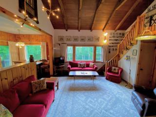 23SR Traditional Austrian Chalet at the base of Cannon Ski Area in Franconia Notch - 6