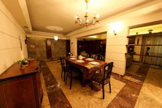 Cozy 3BR, 4-min CAI Airport, Balcony, Free Snacks - Il Cairo - 8
