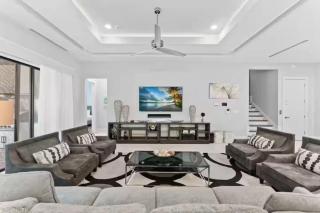 SUPER FAB- Theater Basketball Court- 6 000SQFT - 0