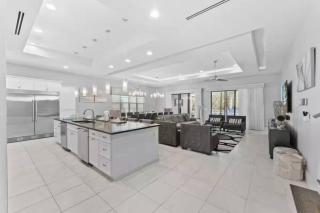 SUPER FAB- Theater Basketball Court- 6 000SQFT - 4