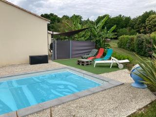 Pavillon avec piscine - - 1