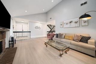 Family friendly 4BR 3BA Townhouse with mountain views - Hacienda Heights - 8