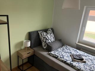 Köstlbach Apart I Ferienwohnung bis 3 & 6 Personen I Nürnberg I Neumarkt I Messe I Natur I Küche I Parken I Waschmaschine I Garten - Postbauer-Heng - 4