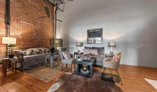 The Buchanan Loft - Modern Comfort Meets Downtown Charm - Lafayette - 7