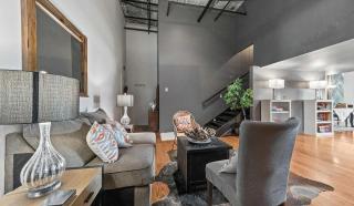 The Buchanan Loft - Modern Comfort Meets Downtown Charm - Lafayette - 5