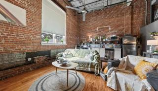 The Buchanan Loft - Modern Comfort Meets Downtown Charm - Lafayette - 3