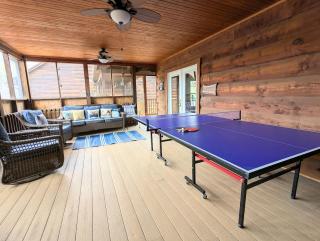 Garnerland in Luray with Hot Tub and Pet Friendly - Luray - 3