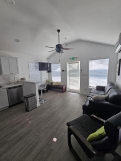 Cozy Beach House with Pool - Marathon - 0