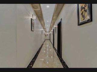 Hotel O Raas Near Samaypur Badli metro Station - New Delhi - 7
