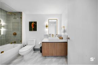 Modern Studio Downtown Retreat with Skyline Views - Miami - 9