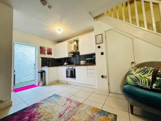 PopHaus Brighton - Glam Pad in the Lively Lanes - Brighton & Hove - 7