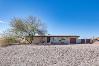 Sunny Home with Pool & Patio 3 Miles to the Lake! - Lake Havasu City - 6