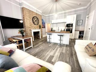 The Bournemouth Haven - Brought to you by Coastline Retreats - Grand 2 bedroom luxury apartment - 3 mins walk to beach - Superfast Wifi - Sleeps 6 - Bournemouth - 9