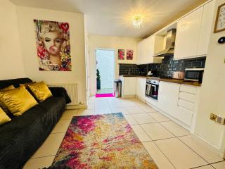 PopHaus Brighton - Glam Pad in the Lively Lanes - Brighton & Hove - 0