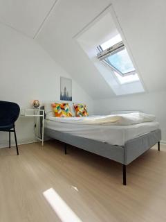 Bright Double Room with Free Parking - Hjørring - 0