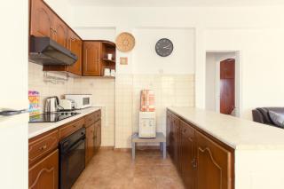 Spacious Larnaca Beach Apartment - Larnaca - 4