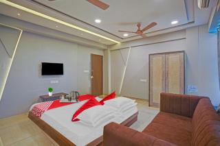 Hotel O Paradise - Surat - 8