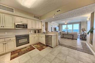Beautiful Beachfront Condo with Pool View - Unit 0203 - Panama City Beach - 8