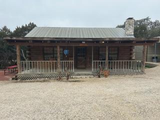 HoneyComb Hideouts Bearly BeeHavin cabin - Concan - 9