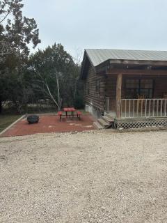 HoneyComb Hideouts Bearly BeeHavin cabin - Concan - 7